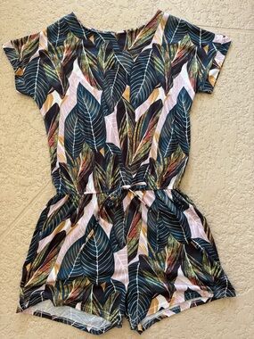 Tropical Leaf-Print Short Jumpsuit in Black and Pink